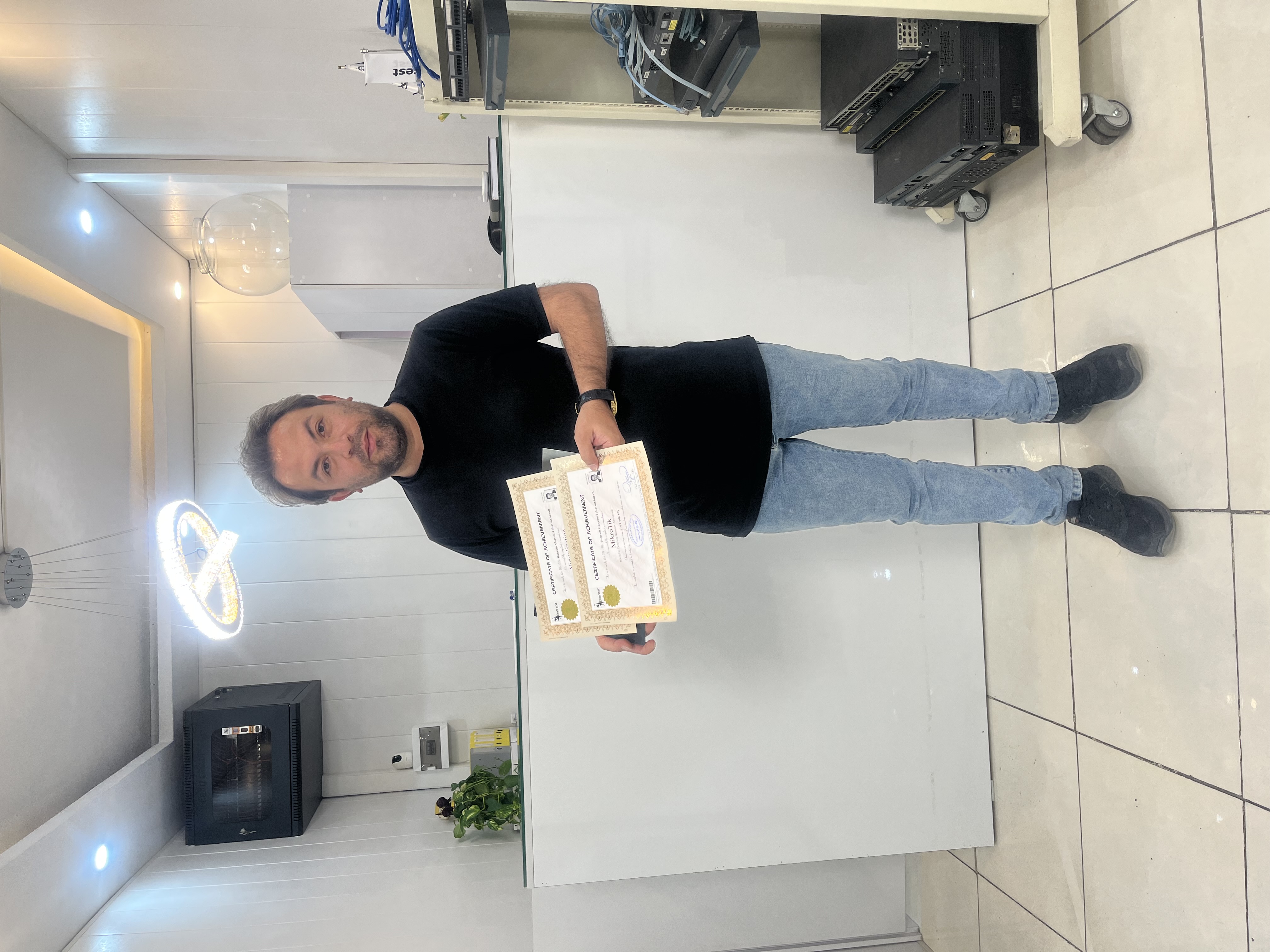 بهرام غیوری